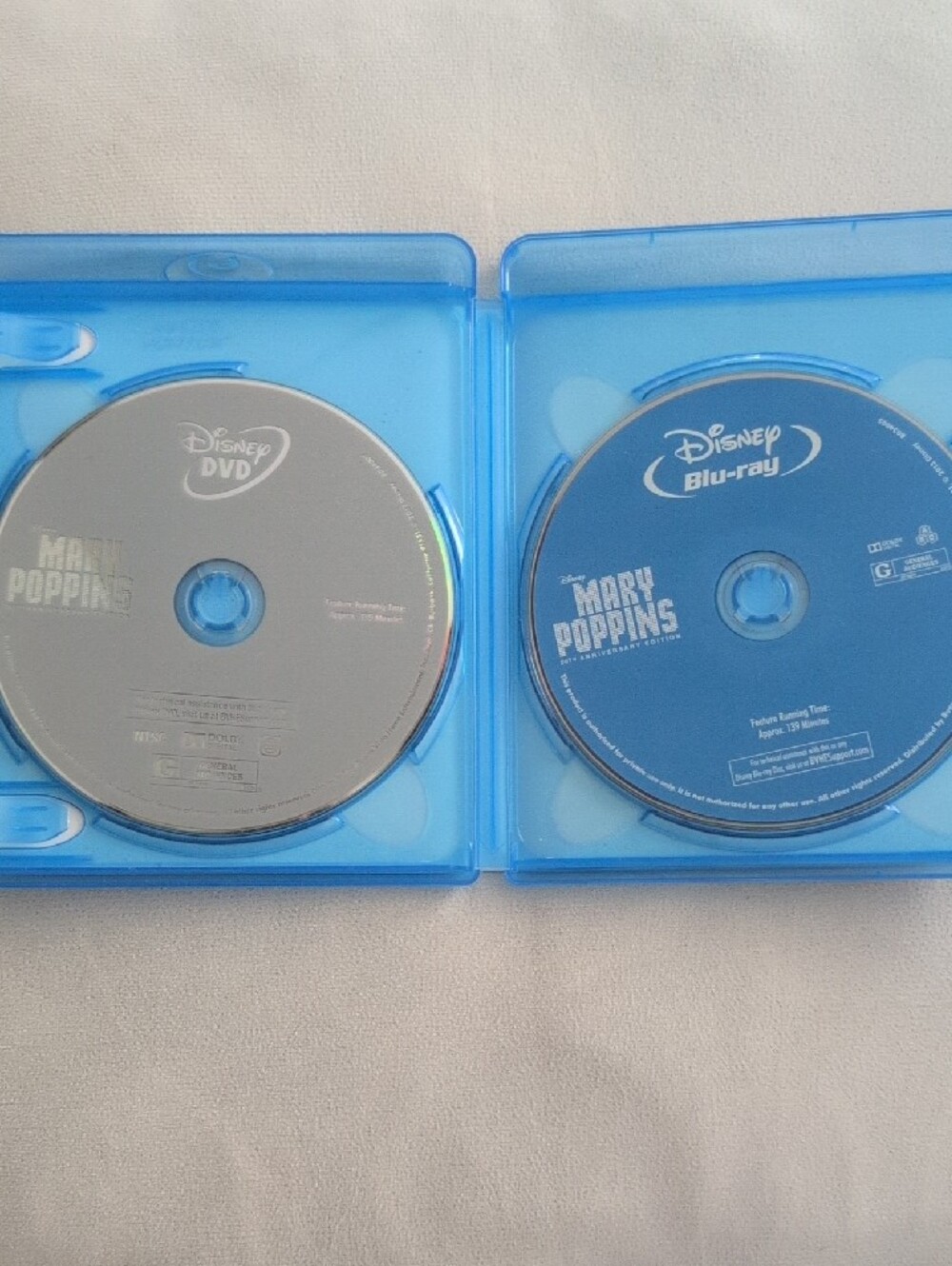 Disney’s Mary Poppins 50th Anniversary Edition Blu-Ray + DVD Combo (Bilingual)
- Picture 2 of 5